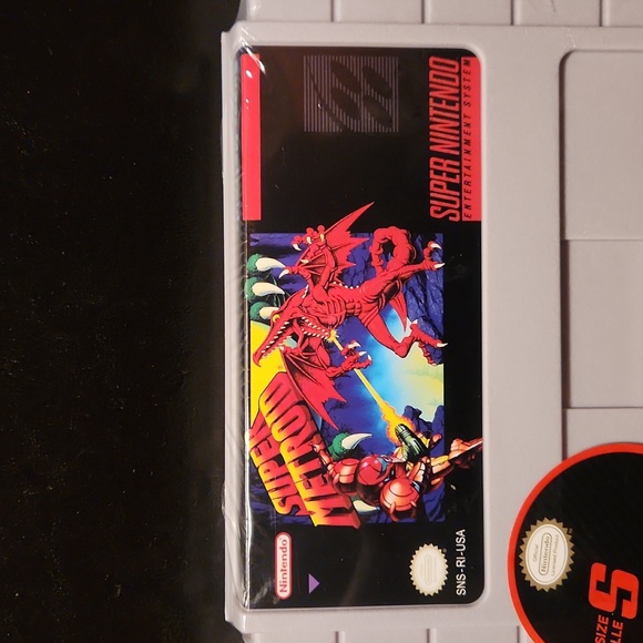 T-shirt/ Wall Hanger Super Nintendo Super Metroid gift set - Picture 3 of 11